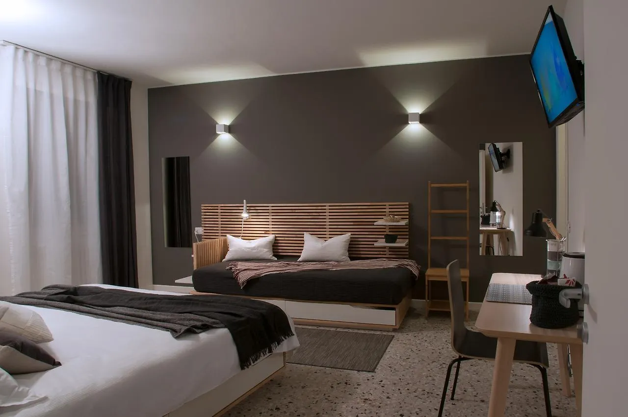 Relais Merizzi Tirano 2*,